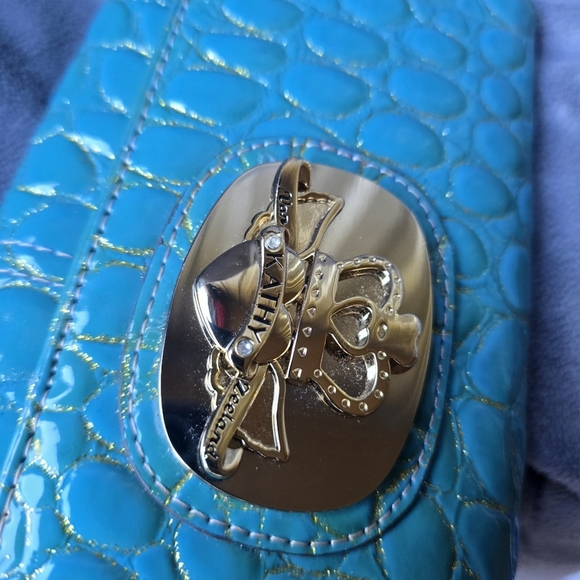 Kathy Van Zeeland Faux Leather Croc Wallet - Picture 6 of 6